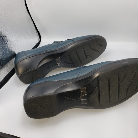 11 Clark's Blue Leather Slip On Shoes - Picture 5 of 7